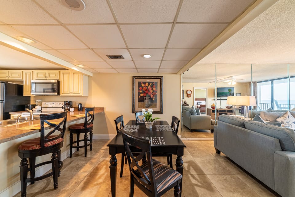 Seating for 4 at the dining room table