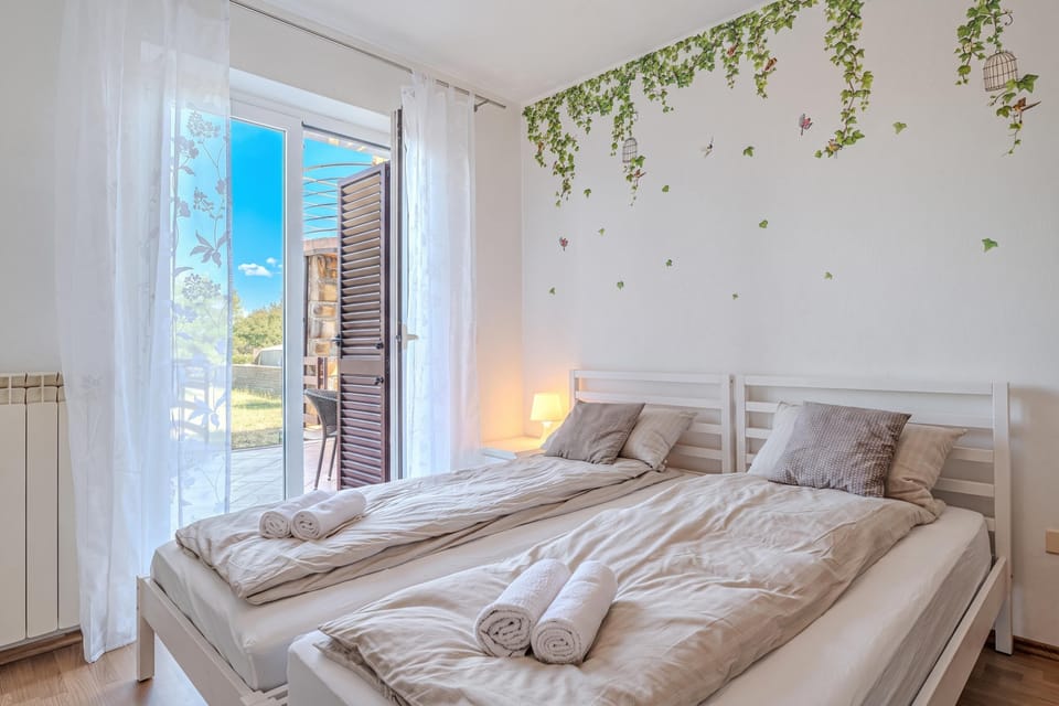 Second bedroom