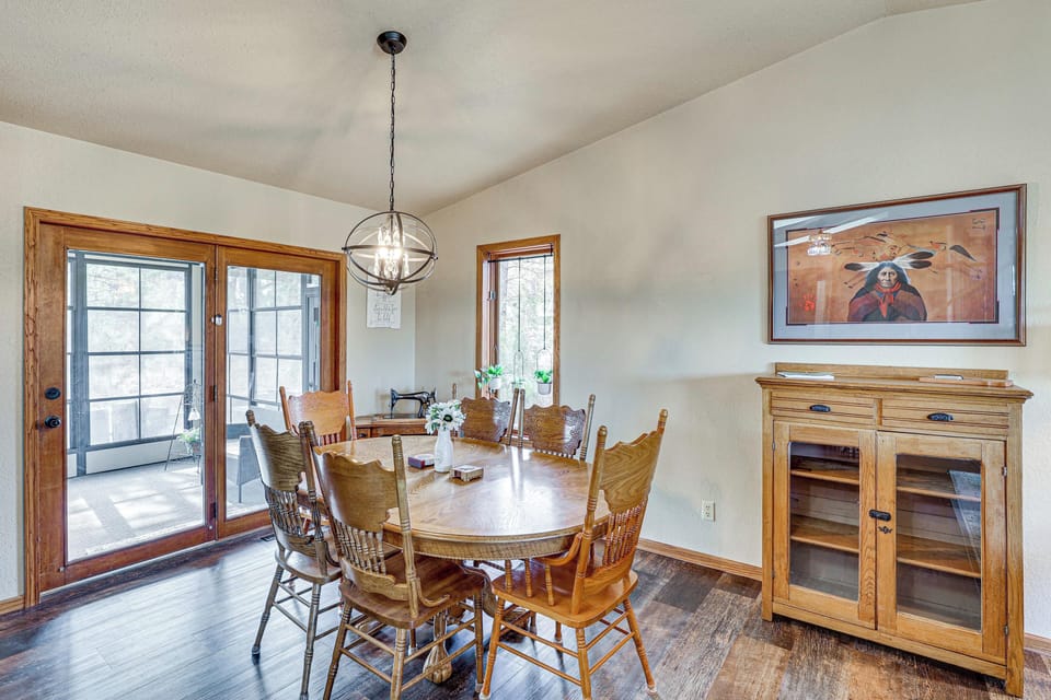 Dining Area | 1st Floor | Dishware/Flatware | Trash Bags/Paper Towels