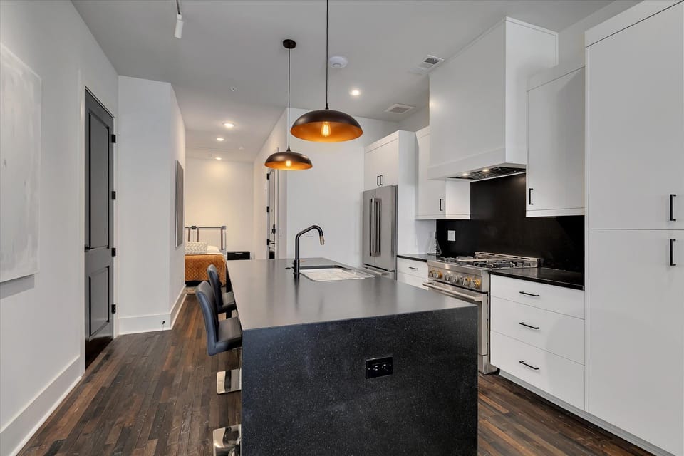 Kitchen - Custom Cabinets