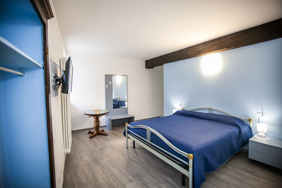 Junior Apartment | 1 bedroom, desk, iron/ironing board, free WiFi