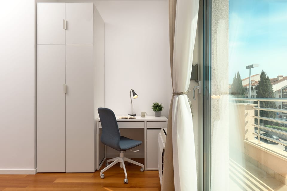 Exclusive Apartment | 3 bedrooms, desk, free WiFi, bed sheets