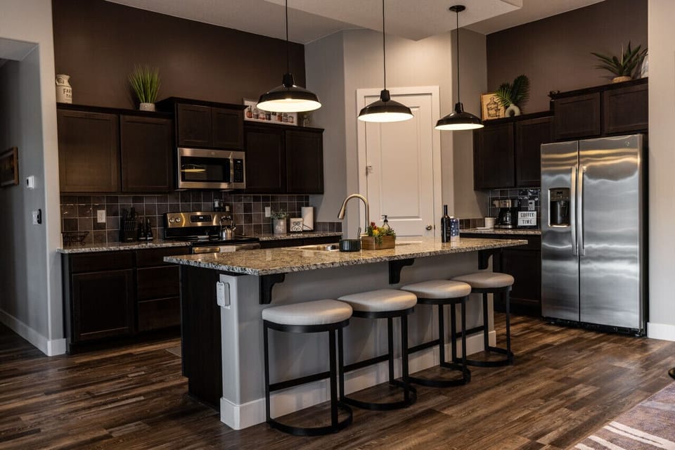 Kitchen and bar area.