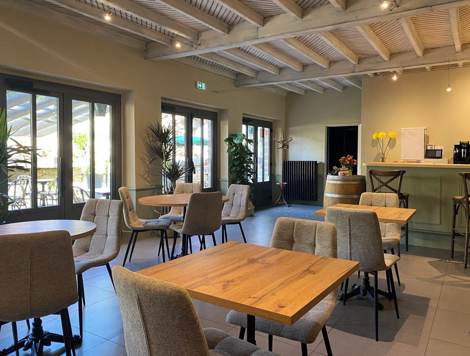 Coffee shop
