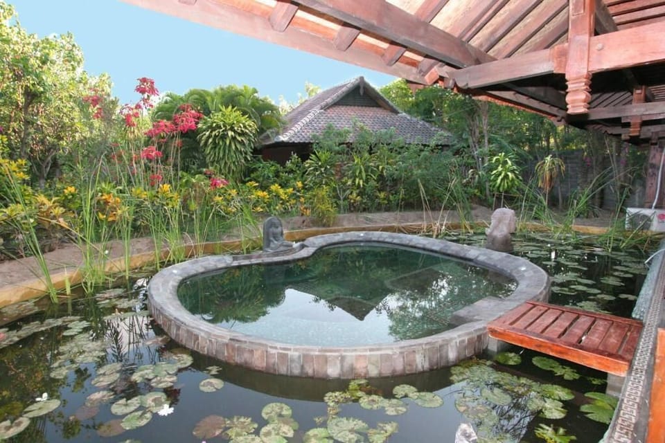 Pondok Sari Beach & Spa Resort Resort in Buleleng