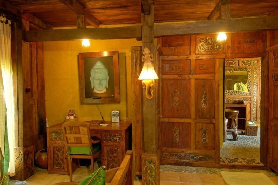 Deluxe bungalow with garden view | Living area