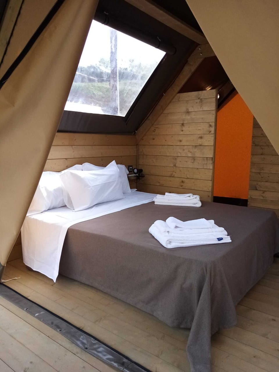 Luxury Tent | 1 bedroom, soundproofing, iron/ironing board, bed sheets