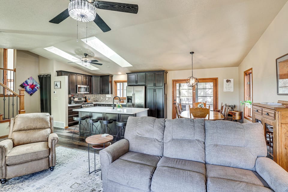 House (3 Bedrooms) | Interior