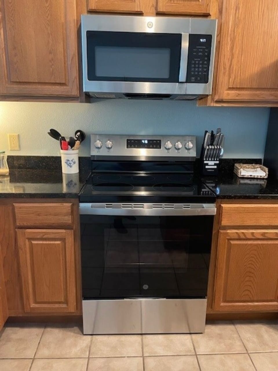 Stove & Microwave