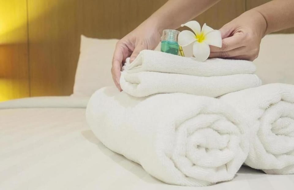 Hot stone massages, Thai massages, sports massages, reflexology