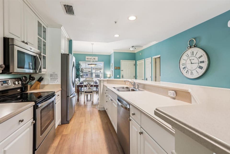 Kitchen at 510 North Shore Place