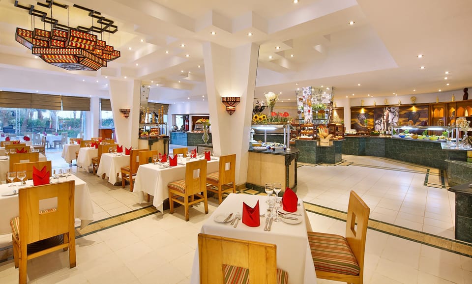 2 restaurants; breakfast, lunch, and dinner served
