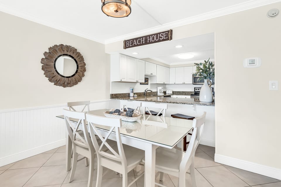 Dining space for 6 + 3 at the breakfast bar!