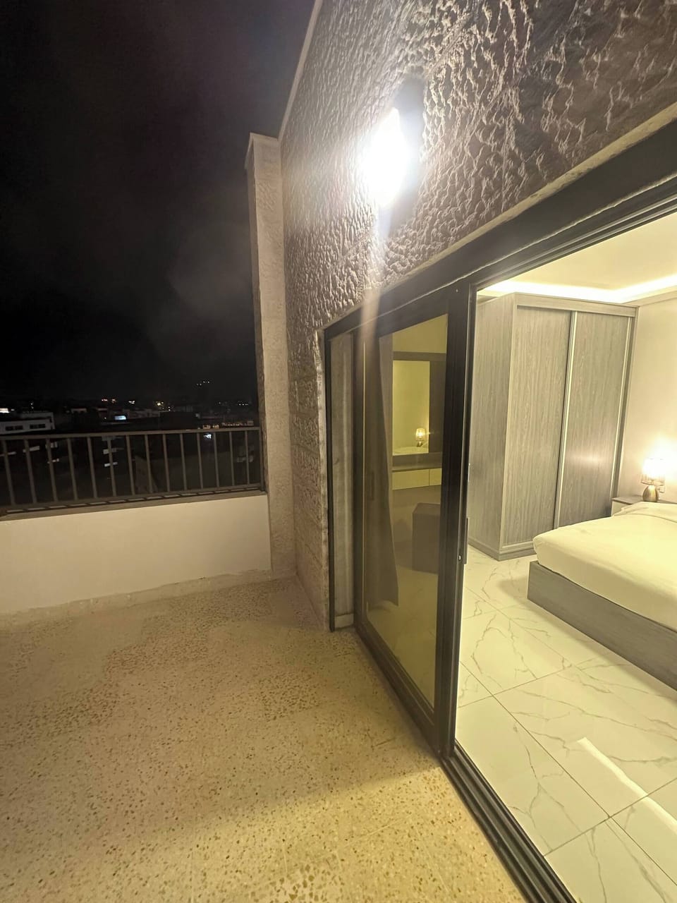 Apartment, 2 Bedrooms, Accessible, Smoking | 2 bedrooms