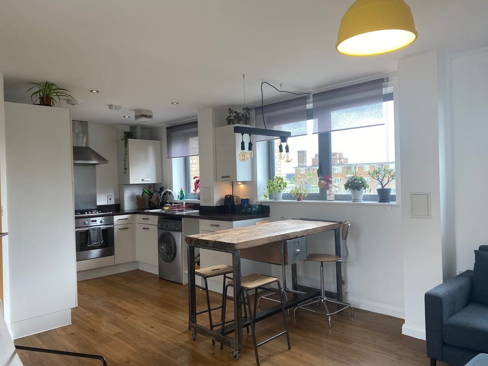 Living room / open plan kitchen 