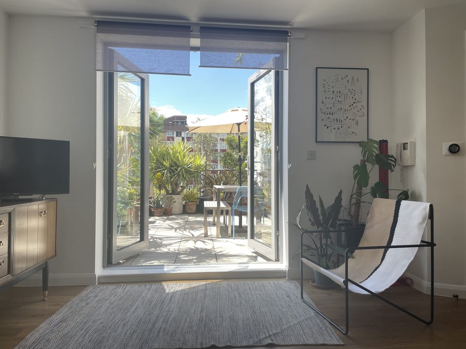 Living room / open plan kitchen 