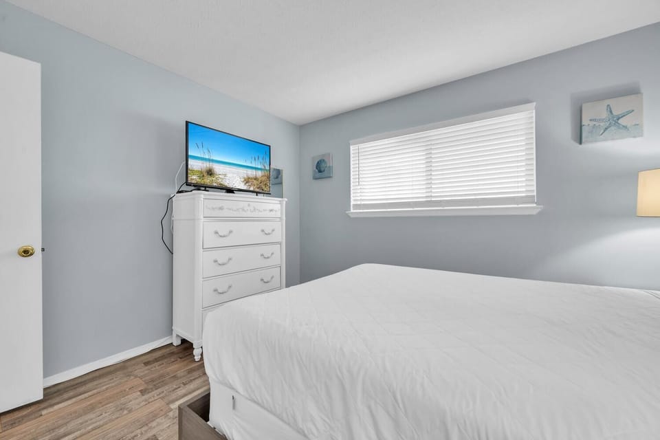 Condo, 1 Queen Bed with Sofa bed (Nautical Watch E-3) | 1 bedroom, WiFi