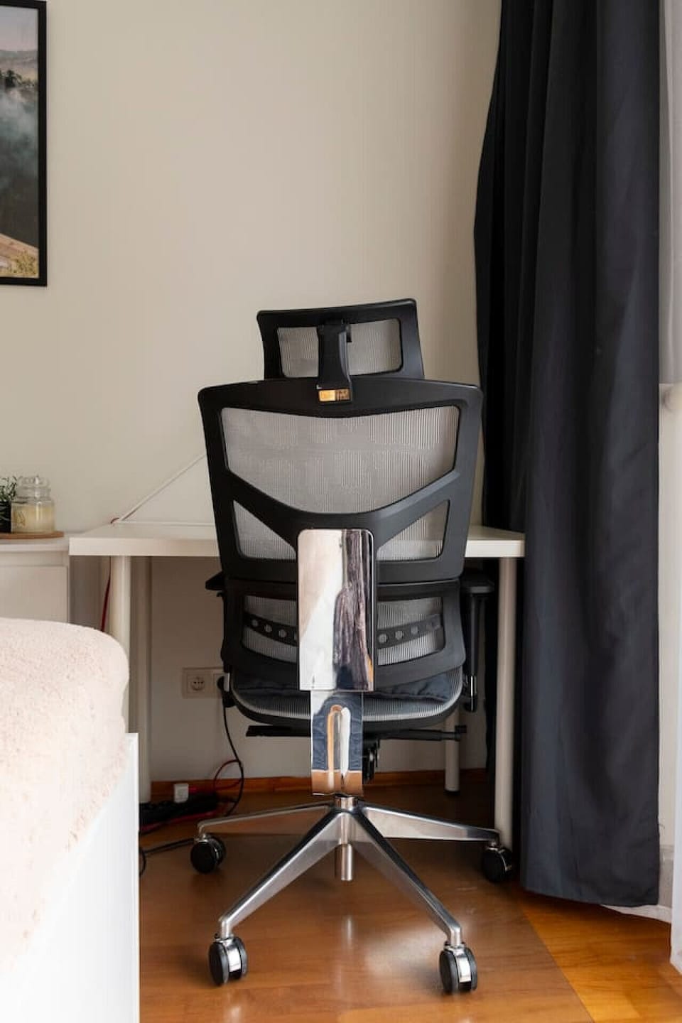 Dedicated Home Office Area | Book Now with RENTUJEMY
