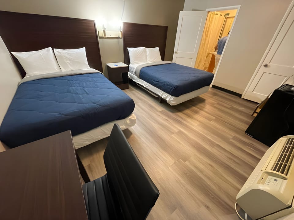 WiFi (free), bed sheets