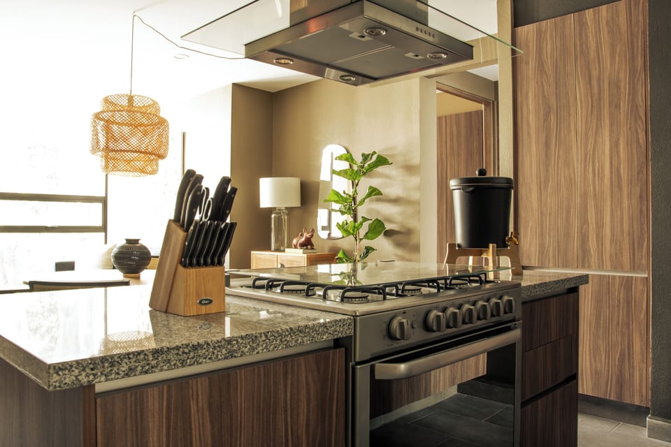 Comfort Apartment | Private kitchen | Fridge, microwave, oven, stovetop