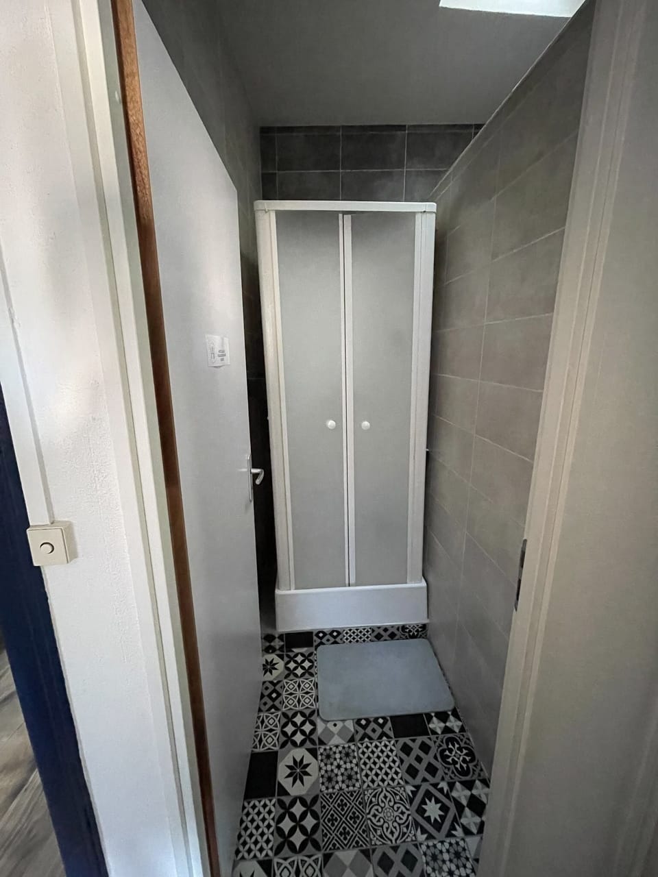 Classic Double Room, Shared Bathroom | Bathroom