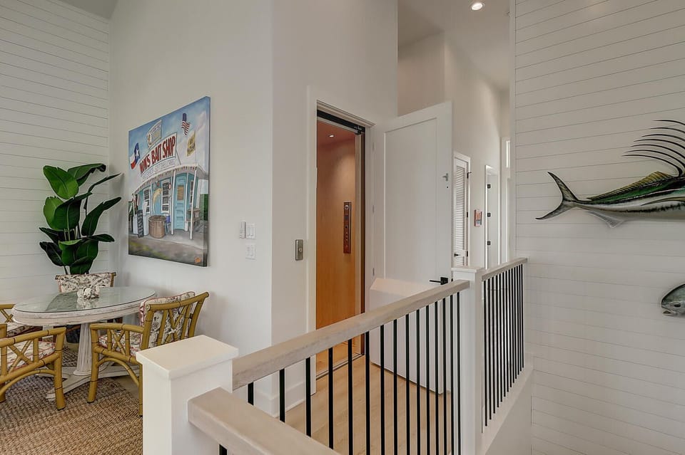 House (5 Bedrooms) | Interior