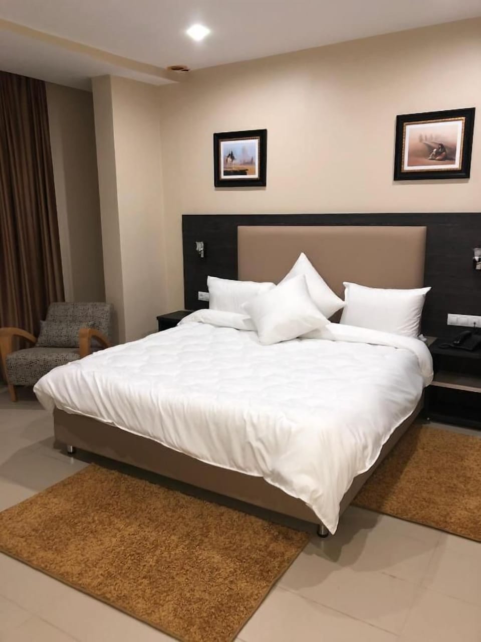 Standard Room, 1 Bedroom, Private Bathroom | 1 bedroom, blackout drapes, WiFi (free)