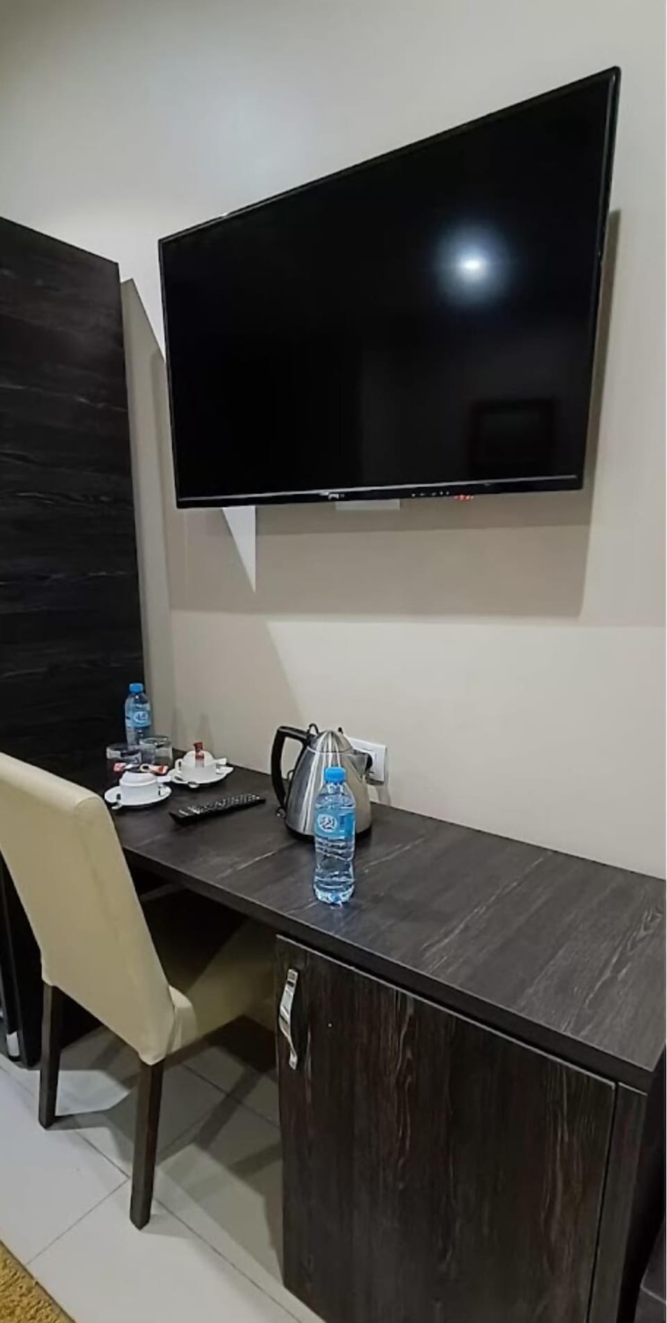 Standard Room, 1 Bedroom, Private Bathroom | 1 bedroom, blackout drapes, WiFi (free)