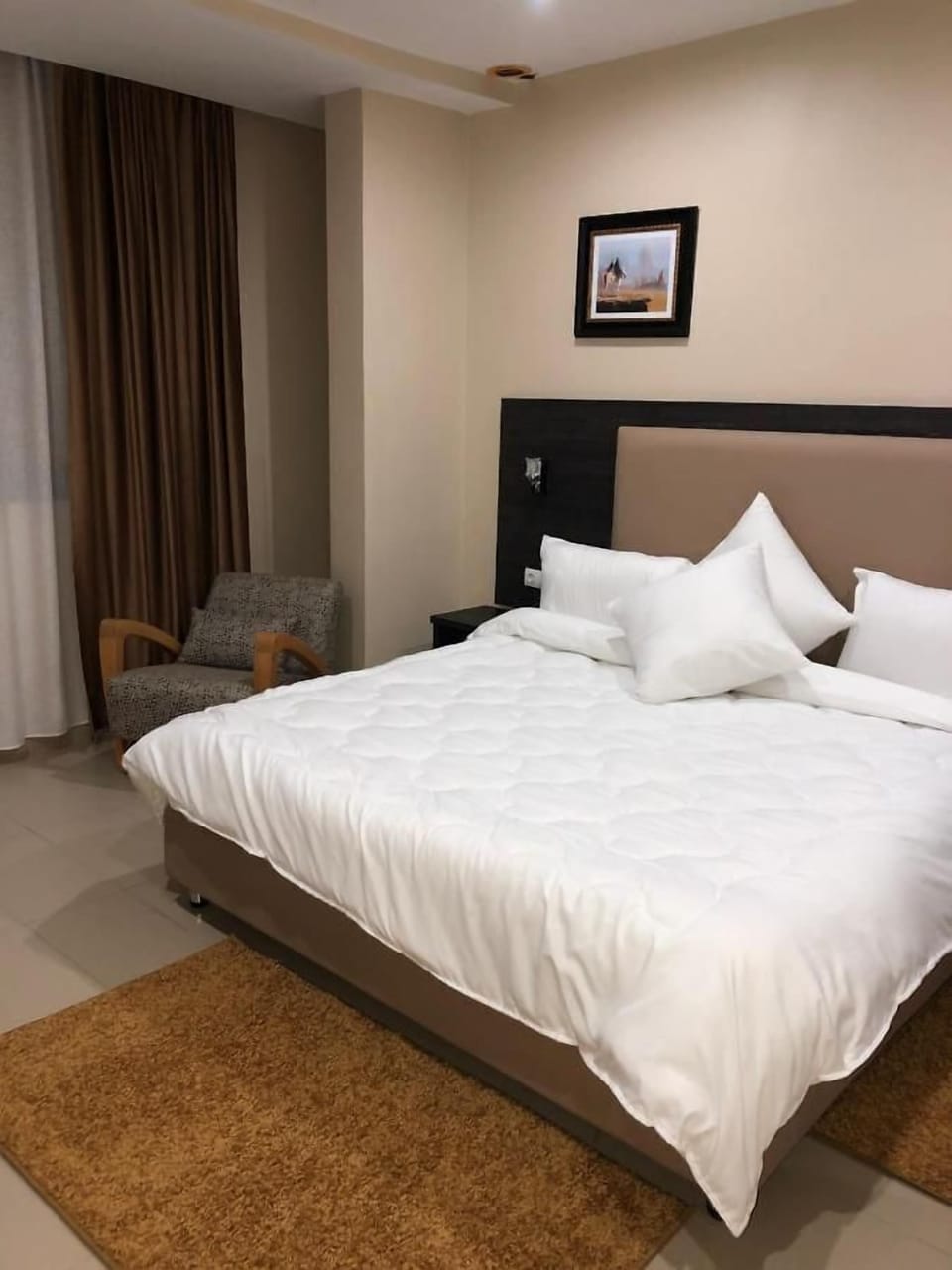 Standard Room, 1 Bedroom, Private Bathroom | 1 bedroom, blackout drapes, WiFi (free)