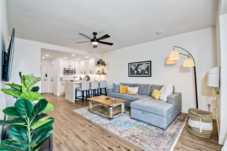 Spacious open floor plan living room and kitchen.