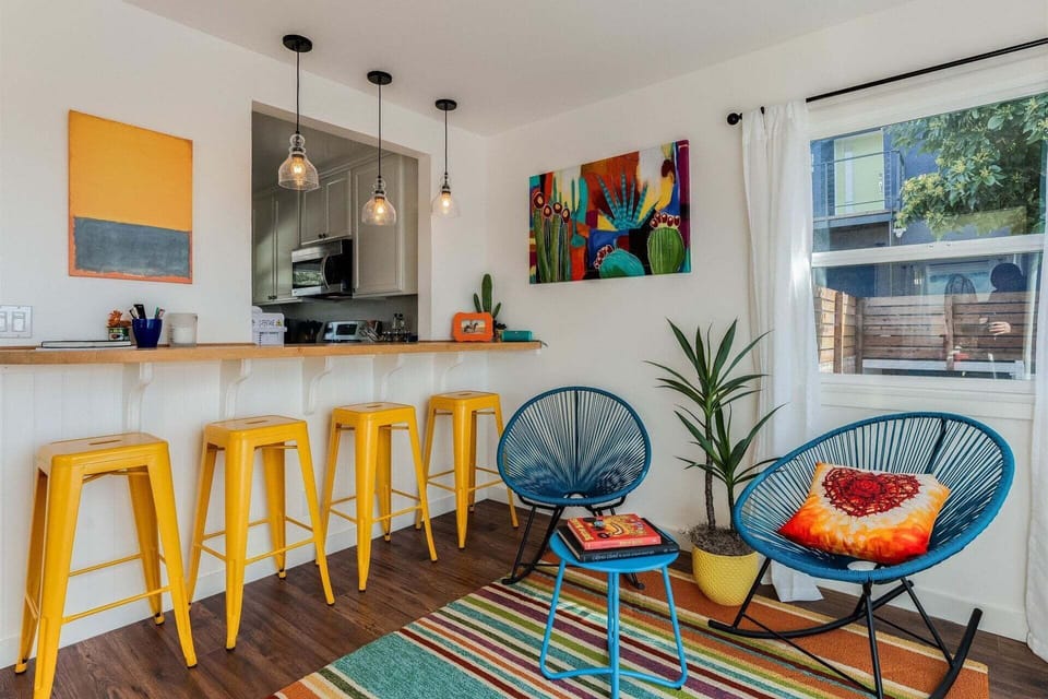 Breakfast bar