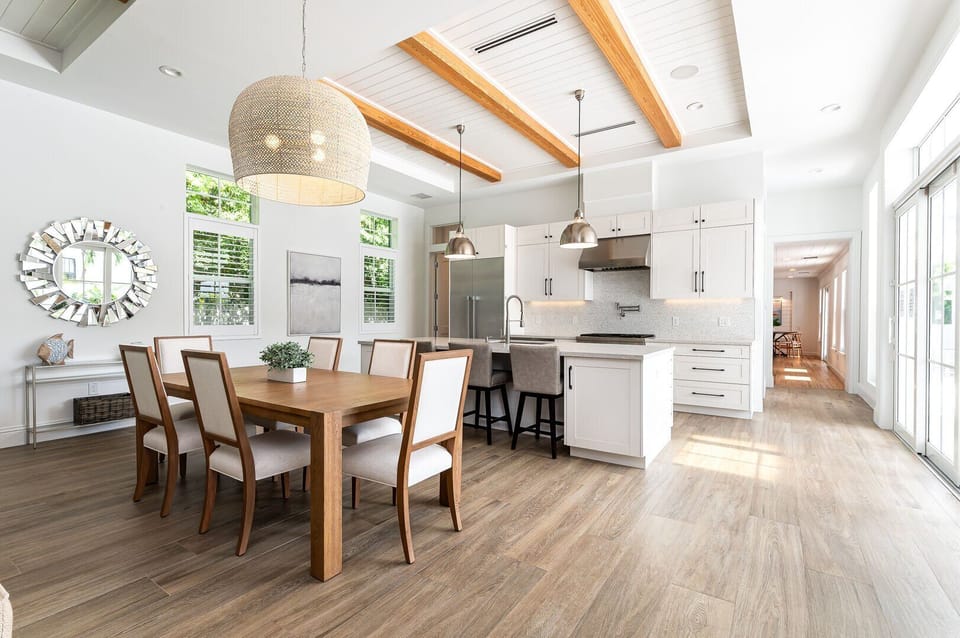 Dining area/kitchen