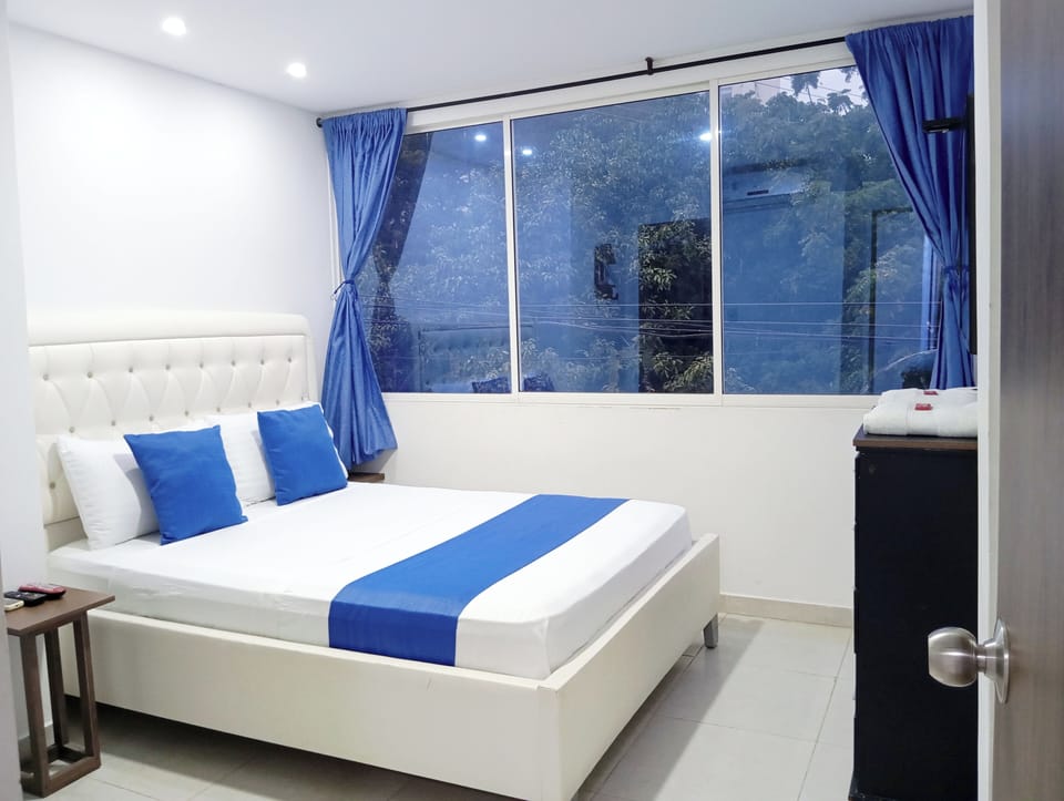 Deluxe Double Room | Premium bedding, pillowtop beds, WiFi (free)