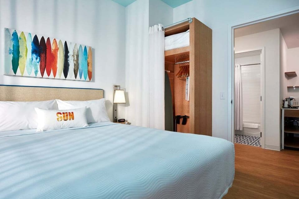 2 Bedroom Suite Queen Bed