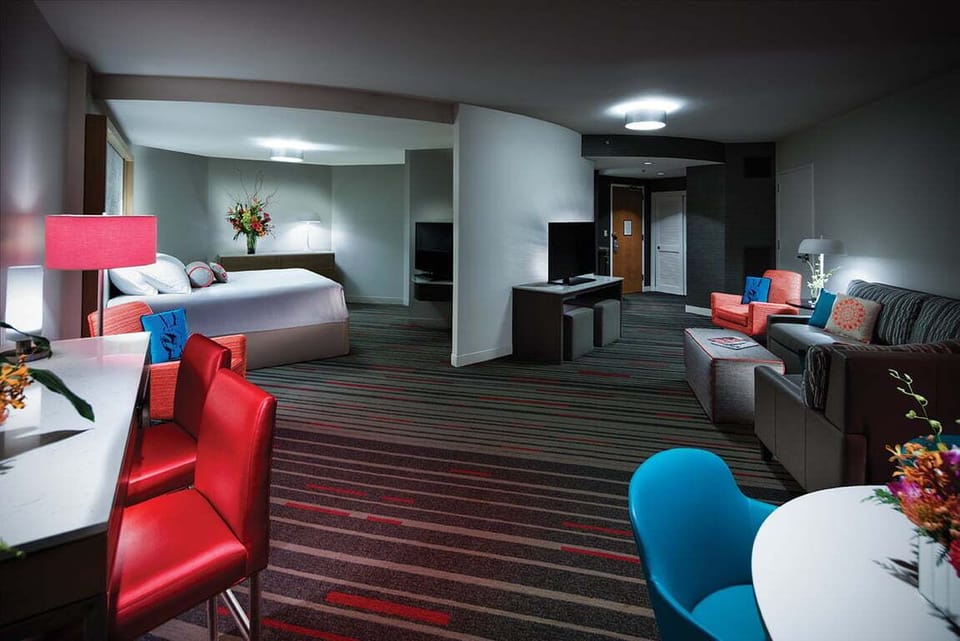 HRH King Suite