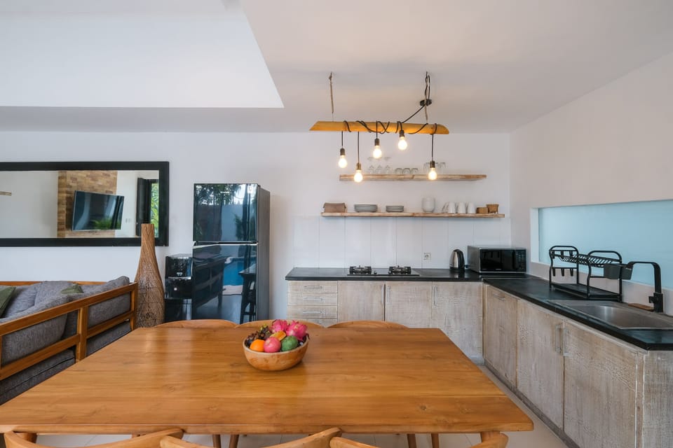 Villa, 3 Bedrooms, Pool View | Dining room