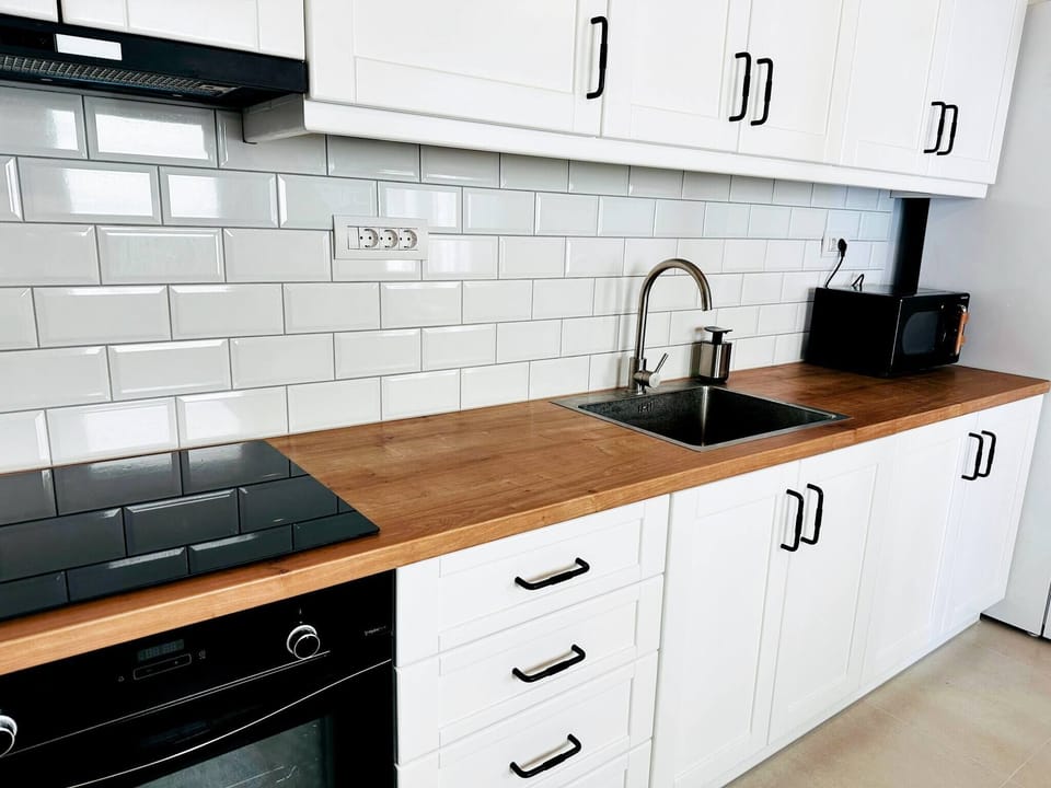 House, 2 Bedrooms, Balcony, Garden View | Private kitchen