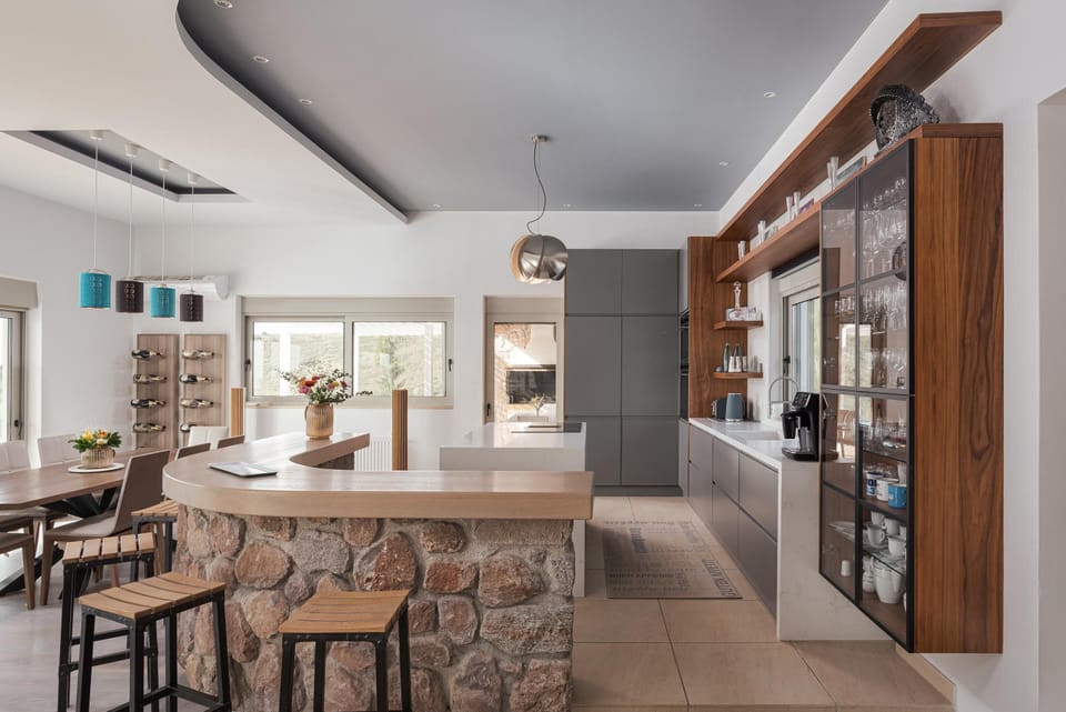 Deluxe Villa | Private kitchen | Full-size fridge, microwave, oven, stovetop