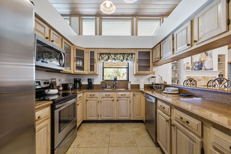 The kitchen has all you need to prepare your meals