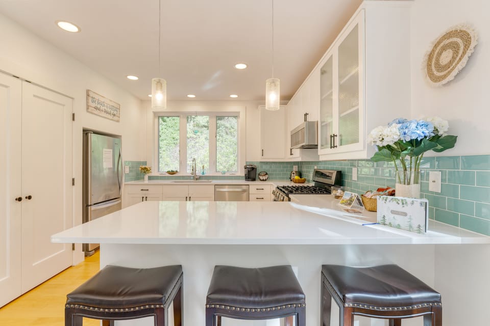 Barstool seating for extra space for breakfast or dinner.