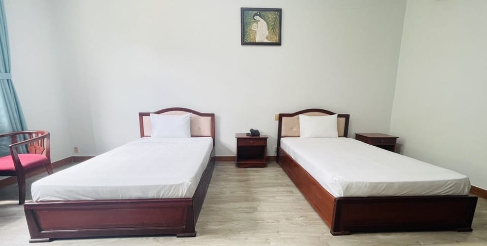 Deluxe Double or Twin Room, Pool View | Desk, iron/ironing board, WiFi (free)