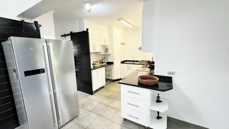 Apartment, 3 Bedrooms, Private Pool, Garden View | Interior
