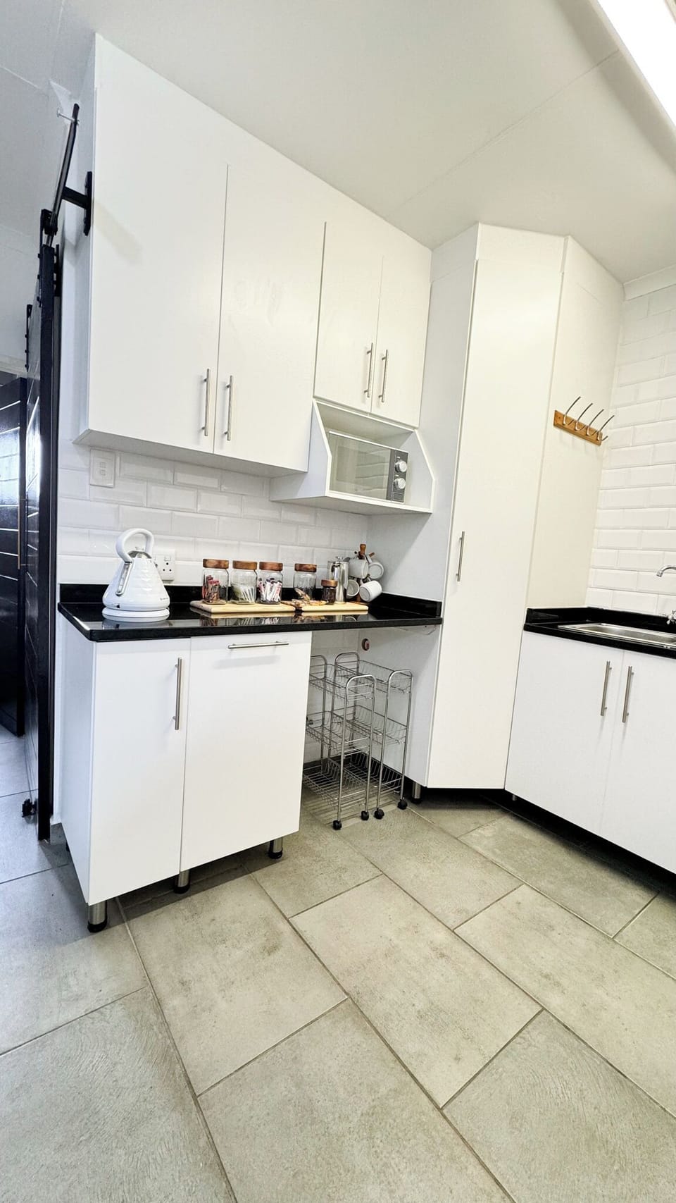 Apartment, 3 Bedrooms, Private Pool, Garden View | Interior