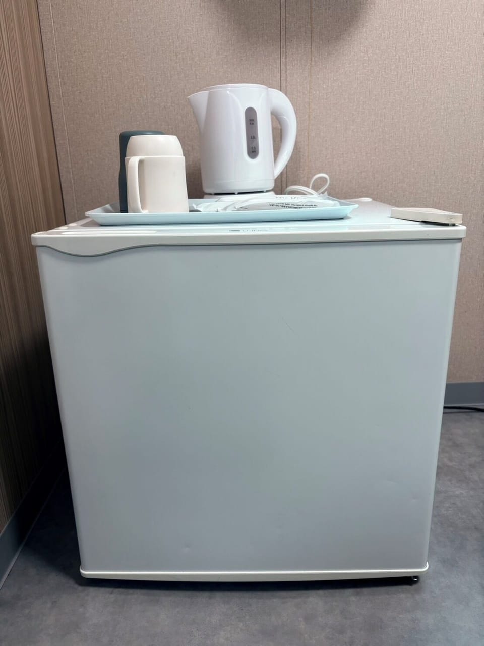 Desk, laptop workspace, WiFi (free), bed sheets