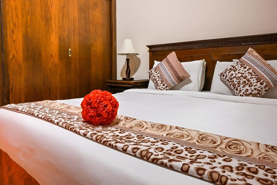 Egyptian cotton sheets, premium bedding, memory foam beds