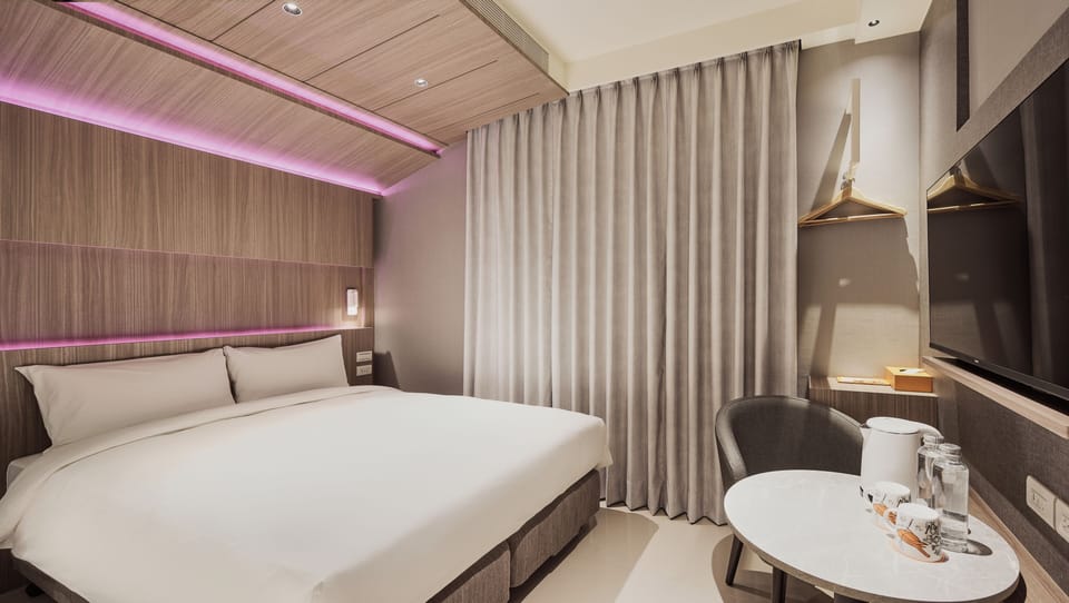 Superior Room, City View | Laptop workspace, iron/ironing board, free WiFi, bed sheets
