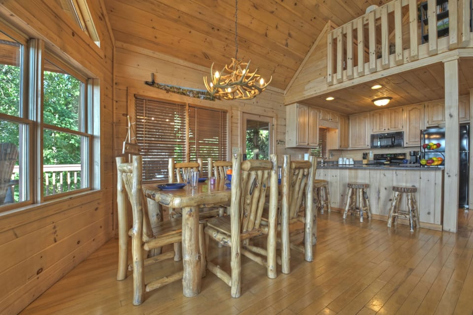 Large open floor plan with amazing Georgia Mountain views
