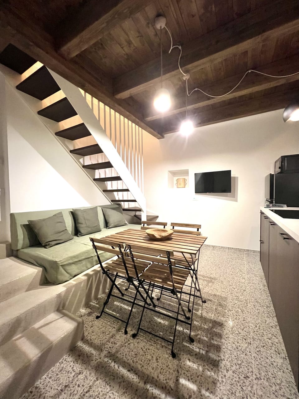 Comfort Duplex, Non Smoking, Partial Sea View | Living area | 40-inch Smart TV with digital channels
