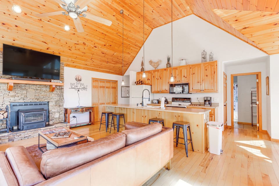 House (2 Bedrooms) | Interior