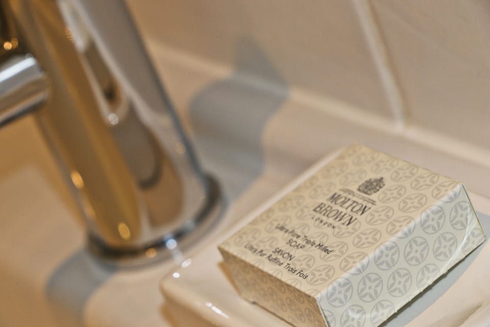 Bathroom amenities